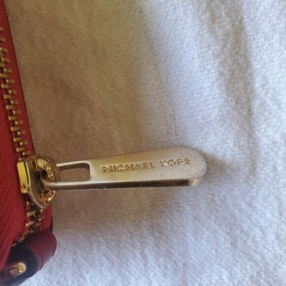 Michael Kors Red Zip‎ Wallet - Picture 5 of 10